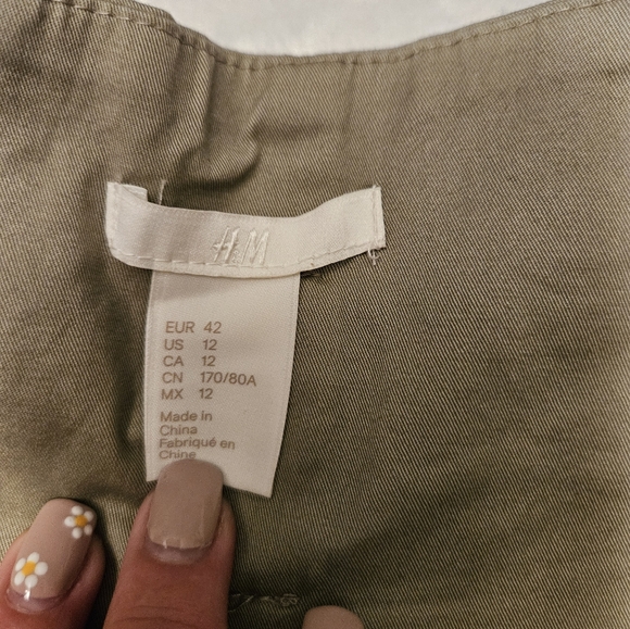 H&M pants - Picture 5 of 9